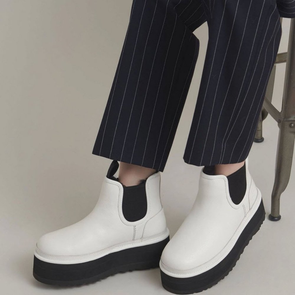 UGG Neumel Platform Chelsea Boots Sz 10